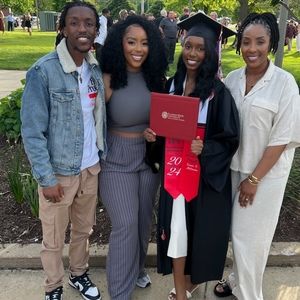 Meet your Posher, Posh